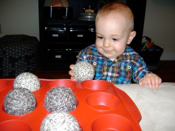 Easy Puzzle {Playing With Baby, Day 2} - finddailyjoy.com