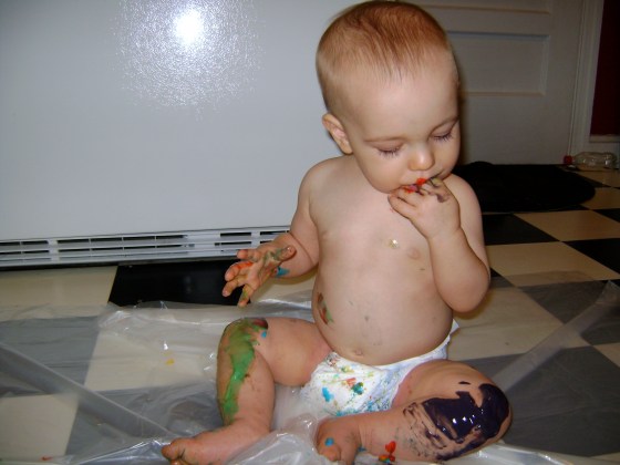 Sweet Smelling Finger Paint {Playing With Baby, Day 13} - finddailyjoy.com