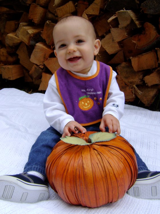 First Halloween - finddailyjoy.com