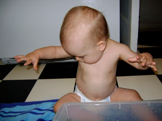 Ice Cube Chase {Playing With Baby, Day 17} - finddailyjoy.com