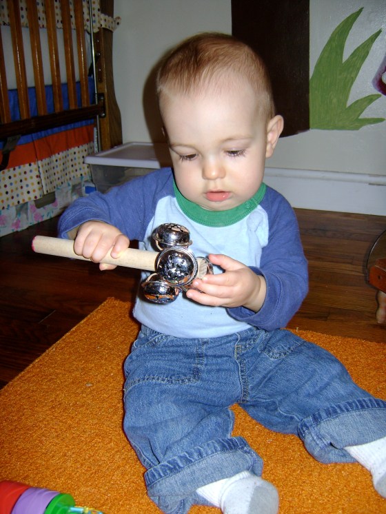 Making Music {Playing With Baby, Day 18} - finddailyjoy.com