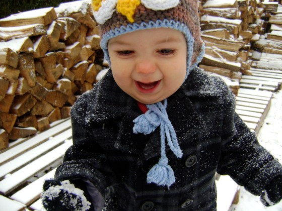 Playing In The Snow - finddailyjoy.com