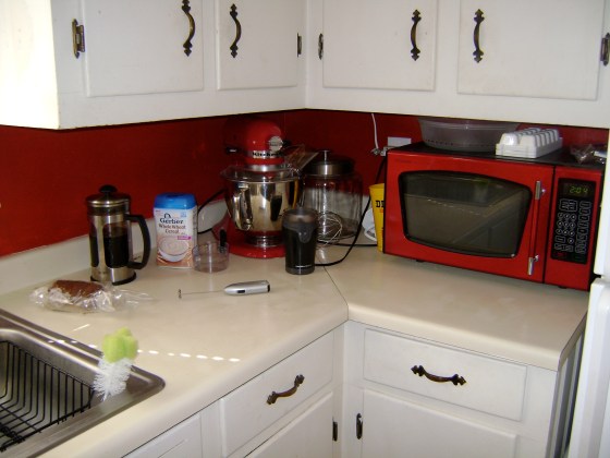 Clearing Off The Counter - finddailyjoy.com