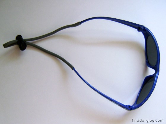 Make Your Own Baby Sunglasses Strap {Tutorial} - finddailyjoy.com