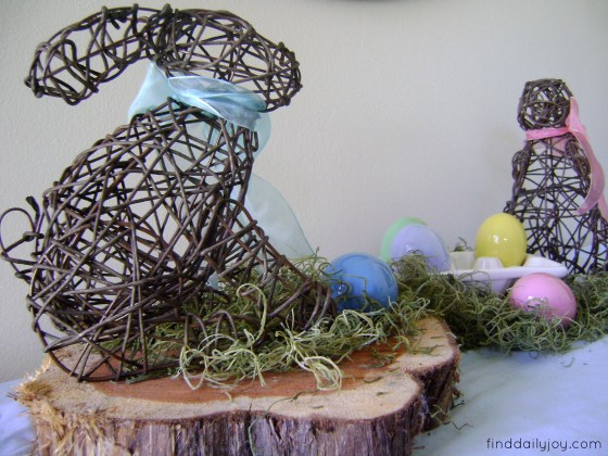 Simple Easter Mantel - finddailyjoy.com
