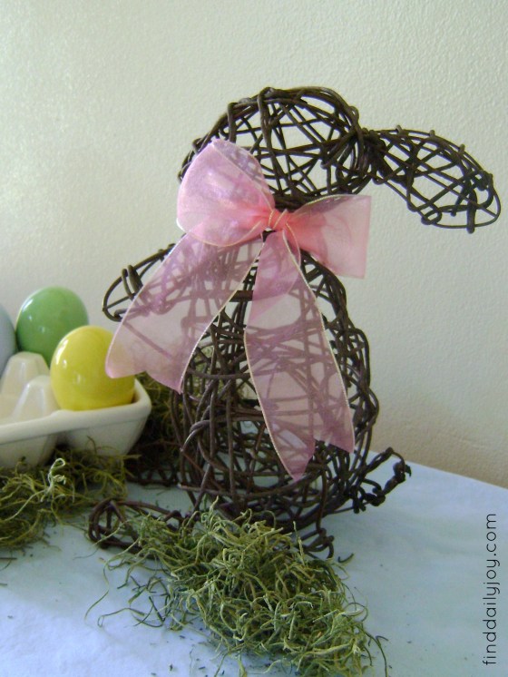 Simple Easter Mantel - finddailyjoy.com