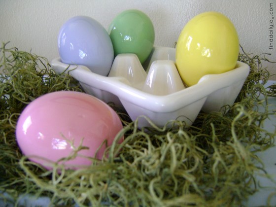 Simple Easter Mantel - finddailyjoy.com