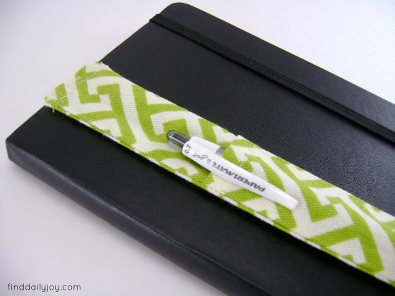 Pinterest Project - Notebook Pen Holder - finddailyjoy.com